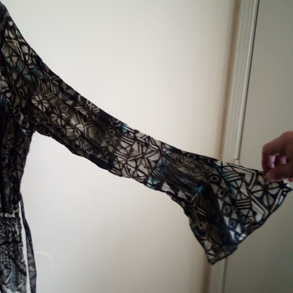 Elementz ruffled blouse - Picture 2 of 5